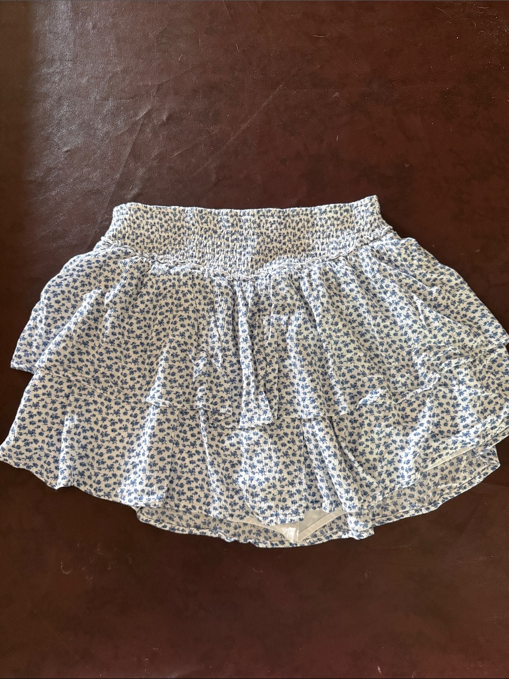 Hollister White Mini Skirt with Blue Floral Print size XL